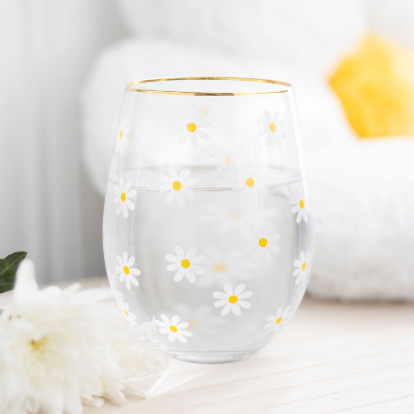 Stilkfritt vinglass med heldekkende daisy-print