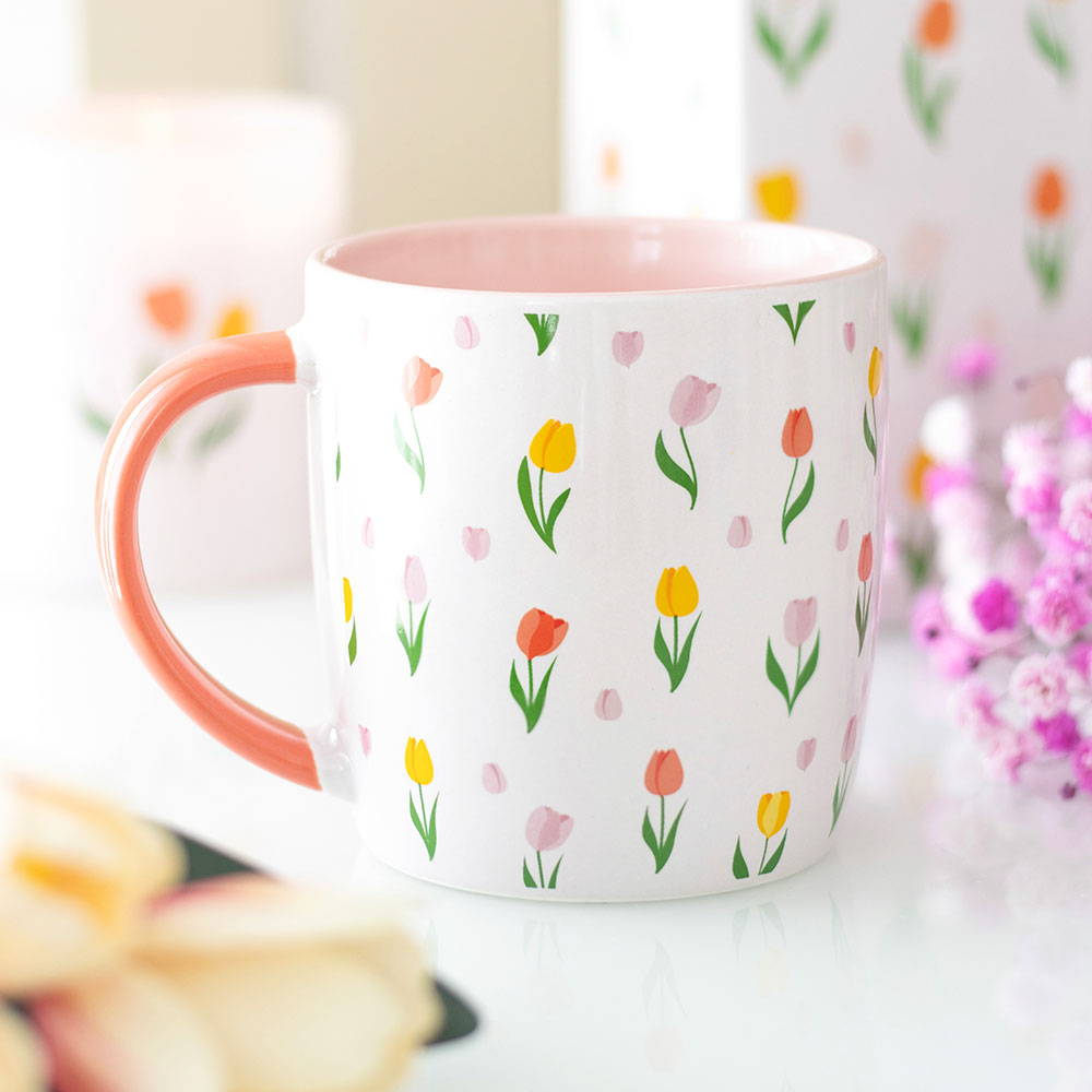 Kopp med tulipanprint