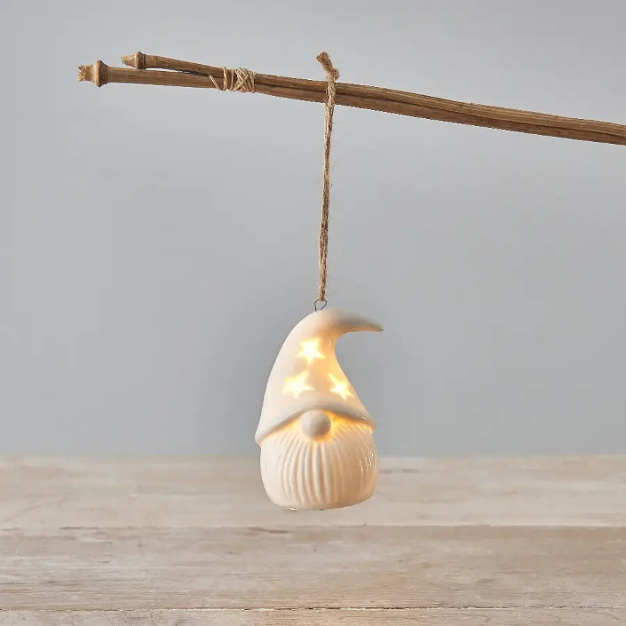 Hengende nisse med lys